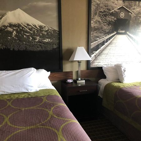 Super 8 By Wyndham Corvallis Dış mekan fotoğraf